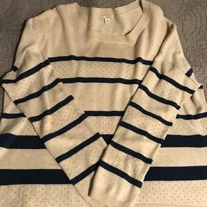 Gap sweater